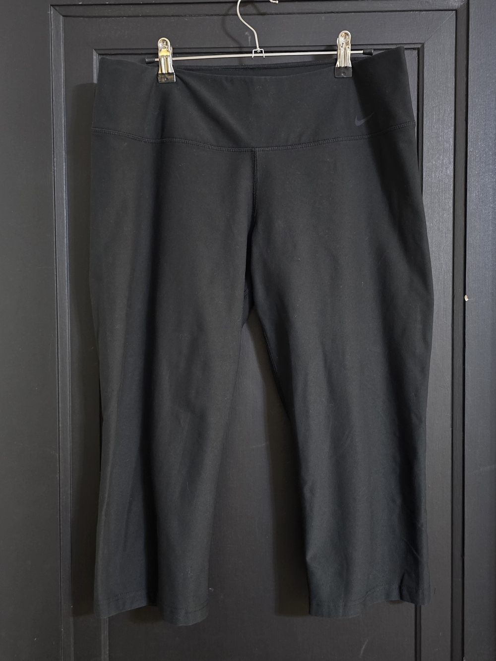 Nike Black Cropped Athletic Leggings